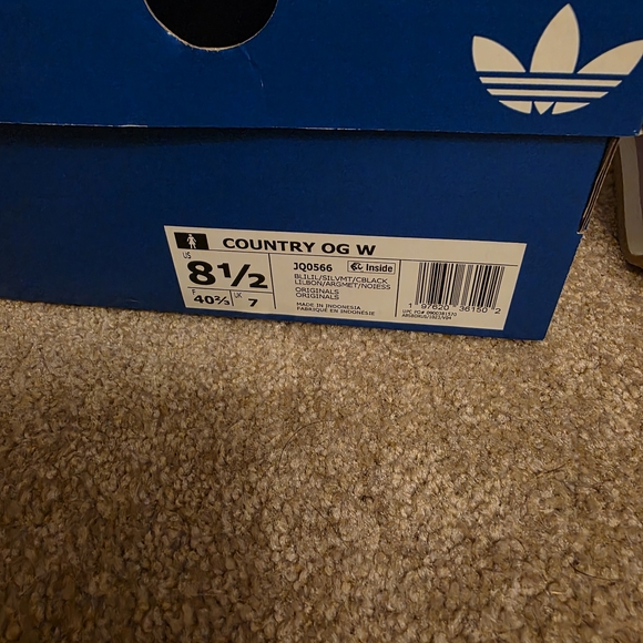 Adidas Country OG Metallic Sneakers, Basically New! - Picture 4 of 7
